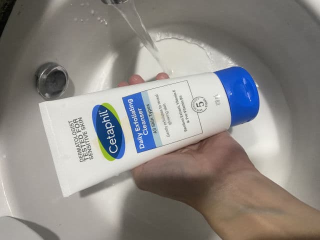Cetaphil Daily Exfoliating Cleanser review photo by PickyUmii
