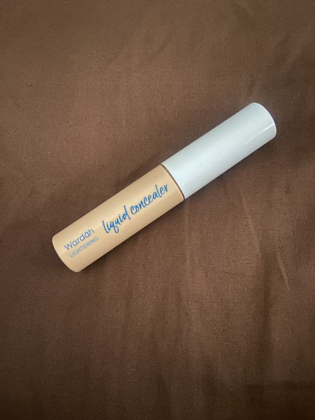 Wardah Lightening Liquid Concealer review photo by calp