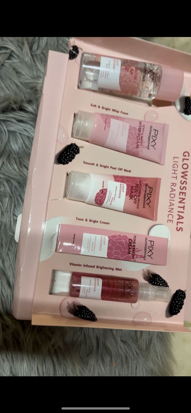 Pixy Glowssentials Tone & Bright Cream Light Radiance review photo by dydadore