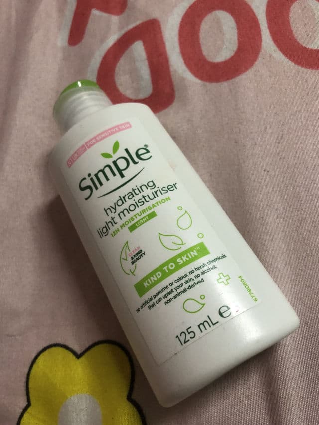 Simple Kind Defence Antibacterial Light Moisturiser review photo by ffarisha