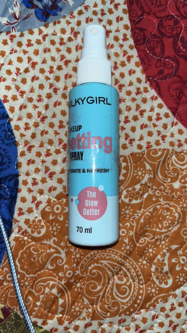 Silkygirl Makeup Setting Spray - Hydrate & Refresh	 review photo by linzyira