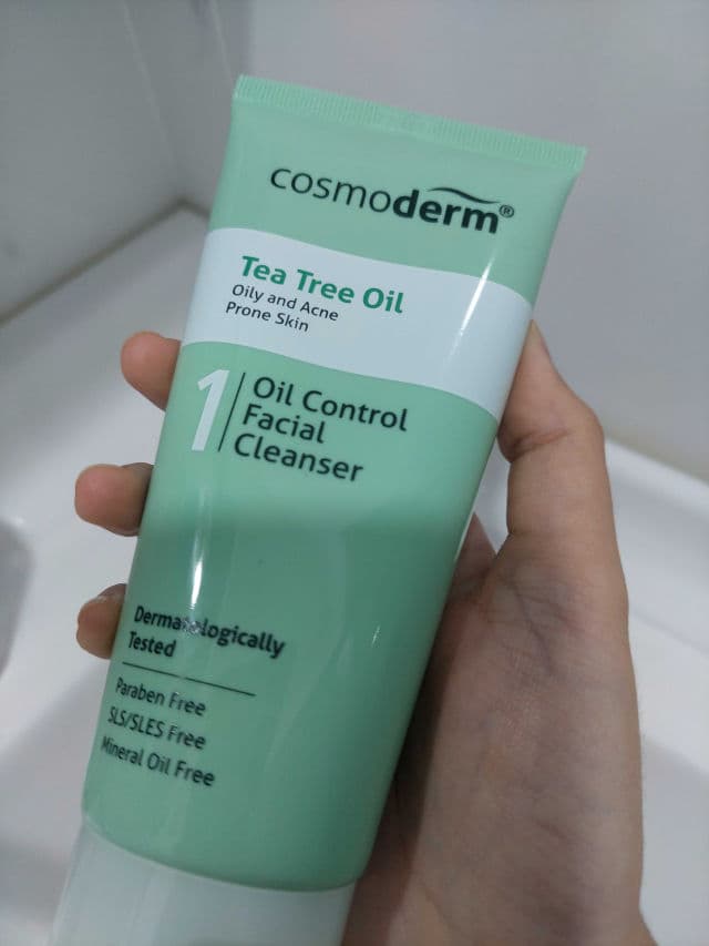 Cosmoderm Tea Tree Oil Oil Control Facial Cleanser  review photo by hyexxna