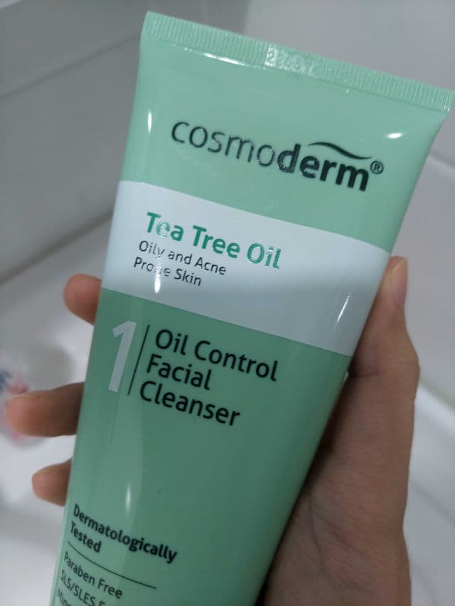 Cosmoderm Tea Tree Oil Oil Control Facial Cleanser  review photo by hyexxna
