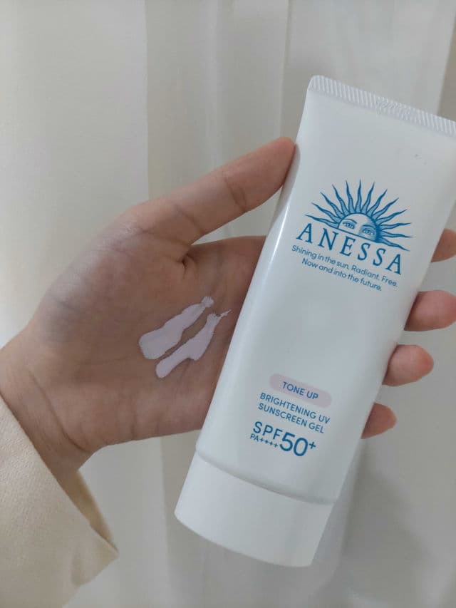 Anessa Brightening UV Sunscreen Gel SPF50+ PA++++ review photo by hyexxna