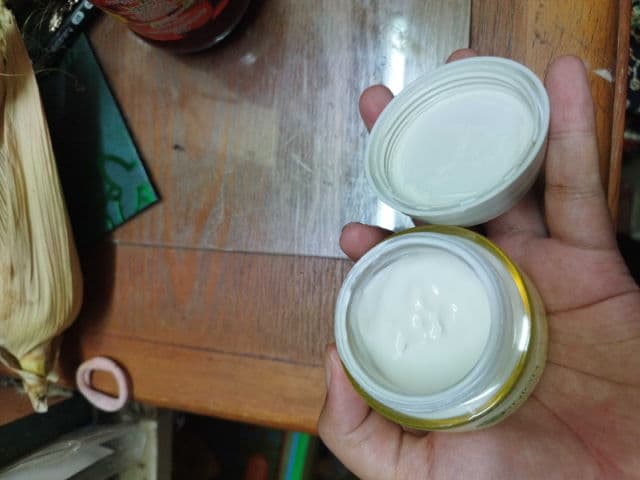 Garnier Bright Complete Vitamin C Yoghurt Night Cream review photo by yazzyy