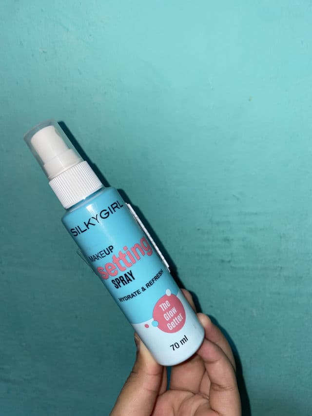 Silkygirl Makeup Setting Spray - Hydrate & Refresh	 review photo by ArniNatasha