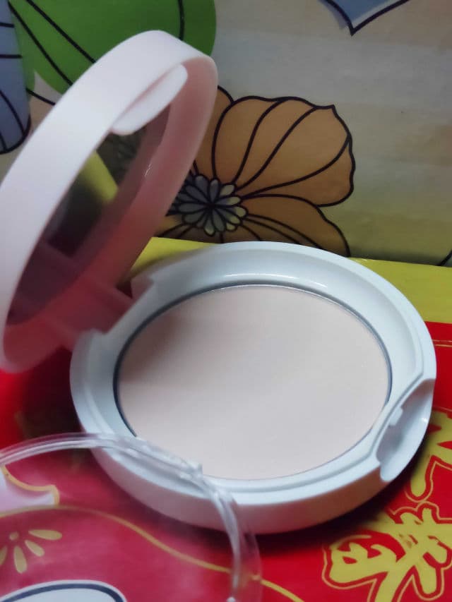 I'M MEME Pink Blur Tone-Up Pact review photo by zai90