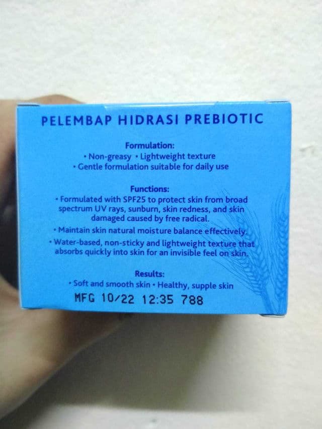 Aiken Prebiotic Hydra Plus Moisturiser SPF25  review photo by ainpickky