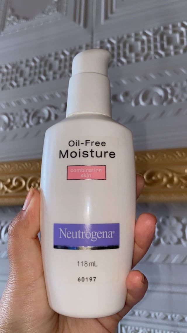 Neutrogena Oil-Free Moisture, for Combination Skin review photo by Insyimeow