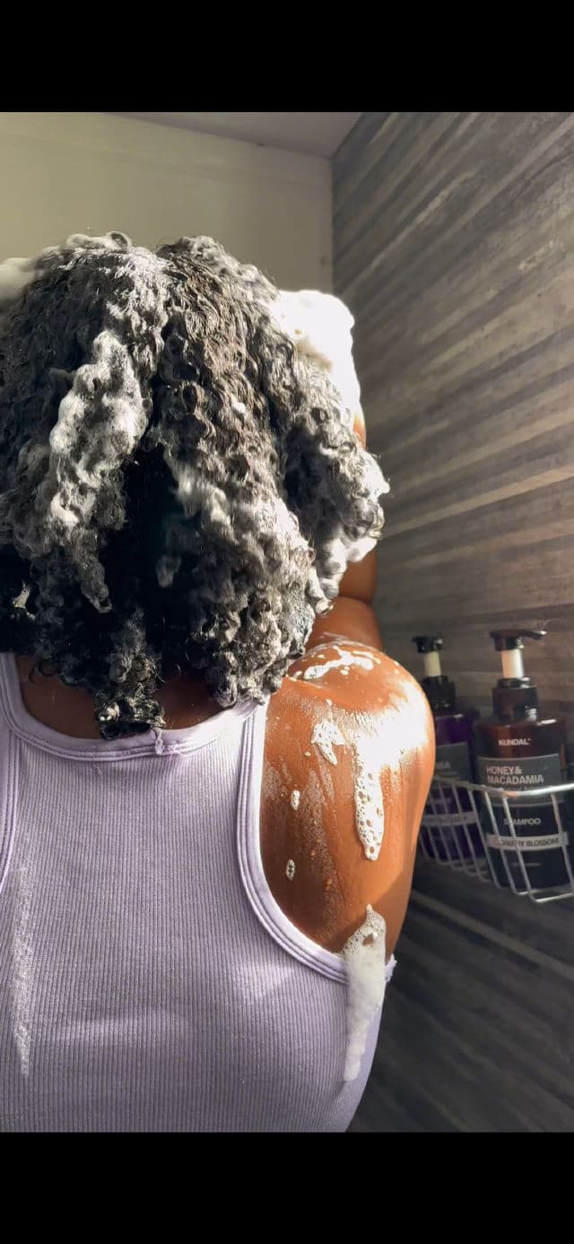 Kundal Honey & Macadamia Shampoo - Cherry Blossom review photo by Zuleykaquevedo