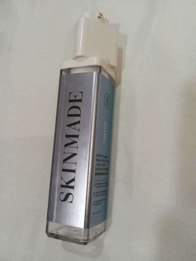 SKINMADE Super Vitamins Broad-Spectrum + Blue Light Sunscreen SPF50+ PA++++ review photo by Nurabella