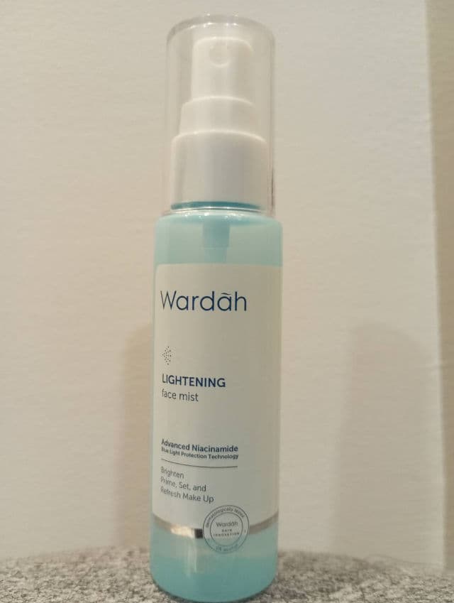 Wardah Lightening Face Mist  review photo by Nurabella