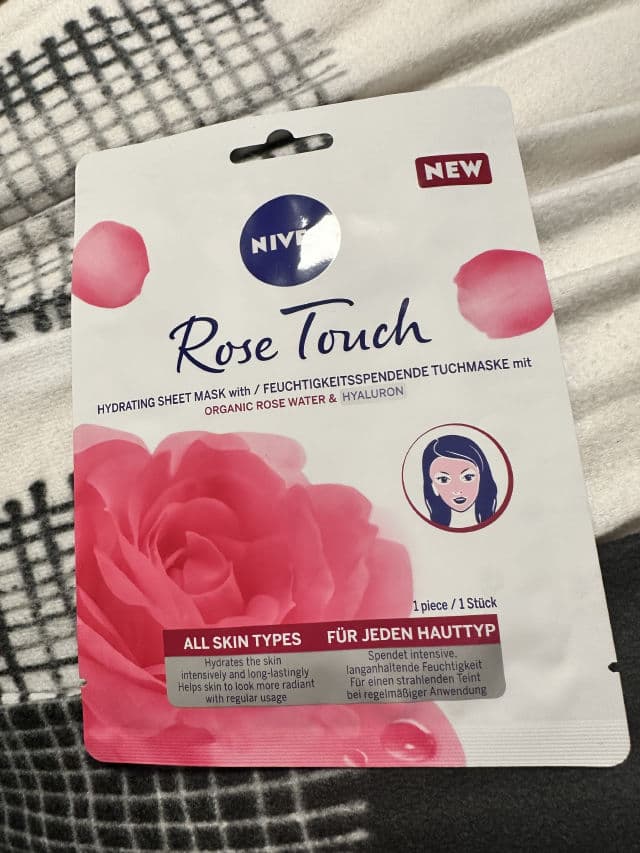 Nivea Rose Touch Hydrating Sheet Mask review photo by paula97