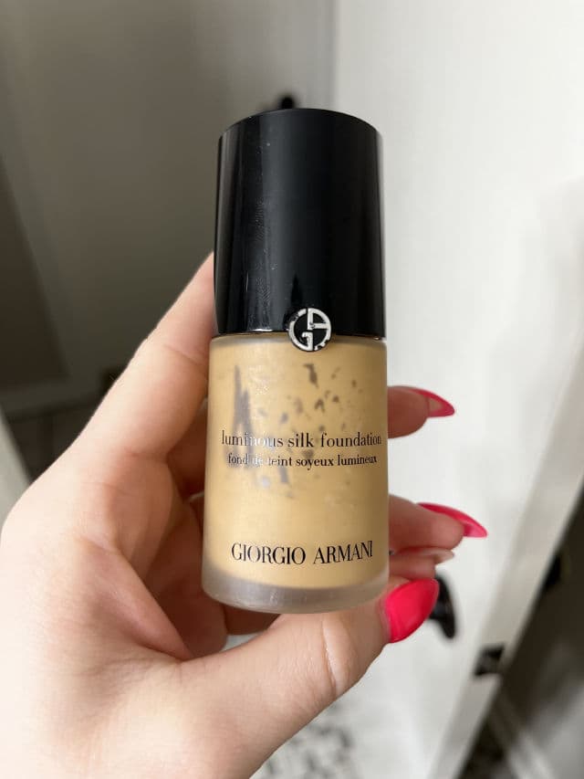 Armani Beauty Luminous Silk Oil-Free Foundation  review photo by alexisthexton