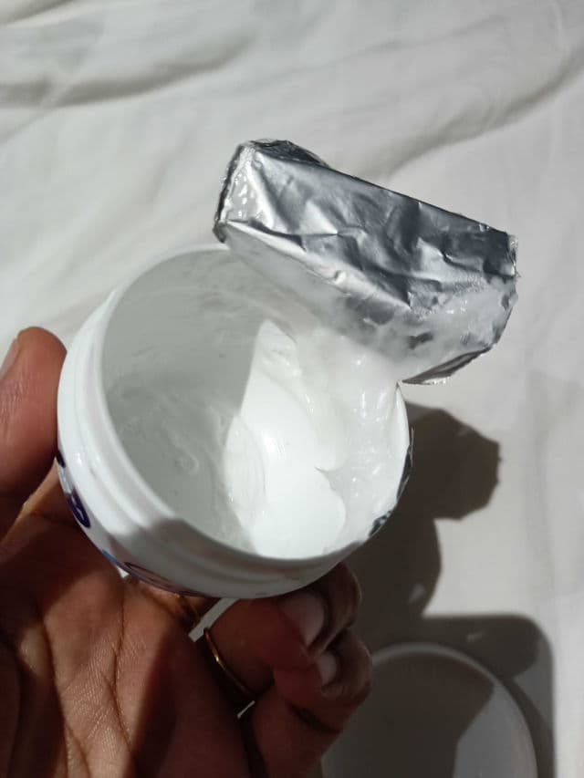 Nivea Care Intensive Nourishment Quick Absorption Cream review photo by Izzypizzy