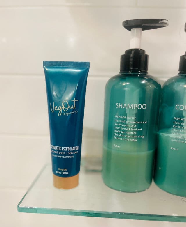 Veg Out Organics Enzymatic Facial Exfoliator review photo by TerriC