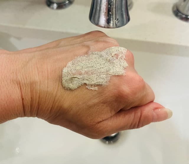 Veg Out Organics Enzymatic Facial Exfoliator review photo by TerriC