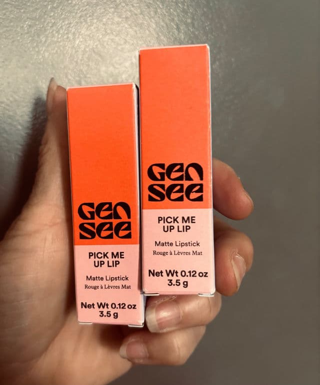 Gen See Pick Me Up Lip Matte Lipstick - Irène 01 True Red review photo by TerriC
