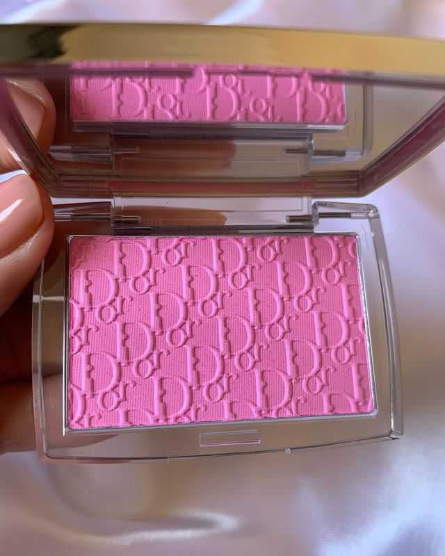 Dior Backstage Rosy Glow Blush 004 Coral review photo by Annpickylove