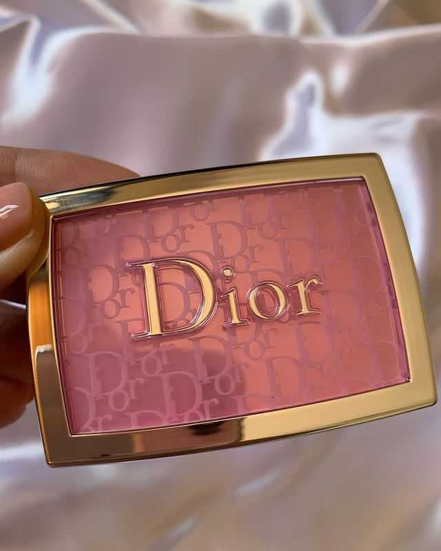Dior Backstage Rosy Glow Blush 004 Coral review photo by Annpickylove