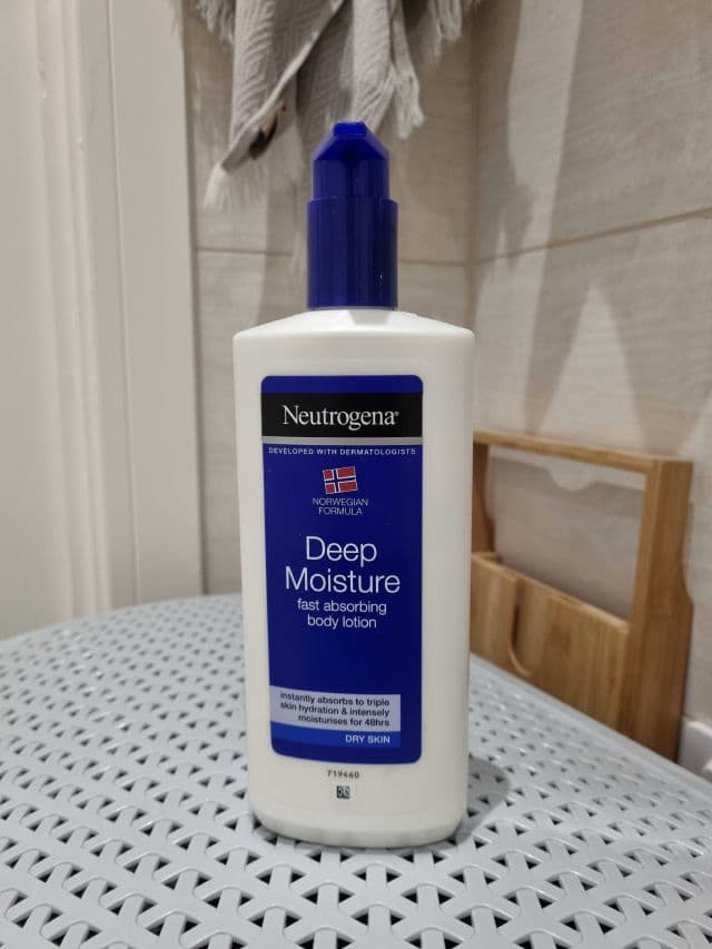 Neutrogena Norwegian Formula Deep Moisture Fast Absorbing Body Lotion review photo by asi19962023
