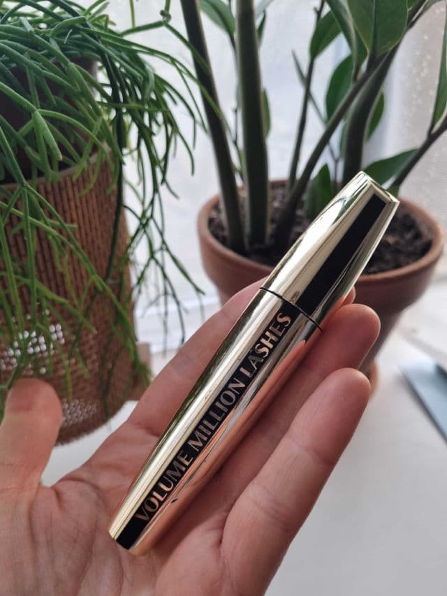 L'Oreal Paris Voluminous Million Lashes Mascara - Black review photo by asi19962023