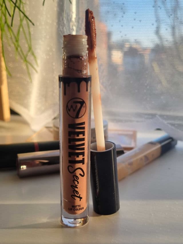 W7 Velvet Secret Matte Lip Colour review photo by asi19962023