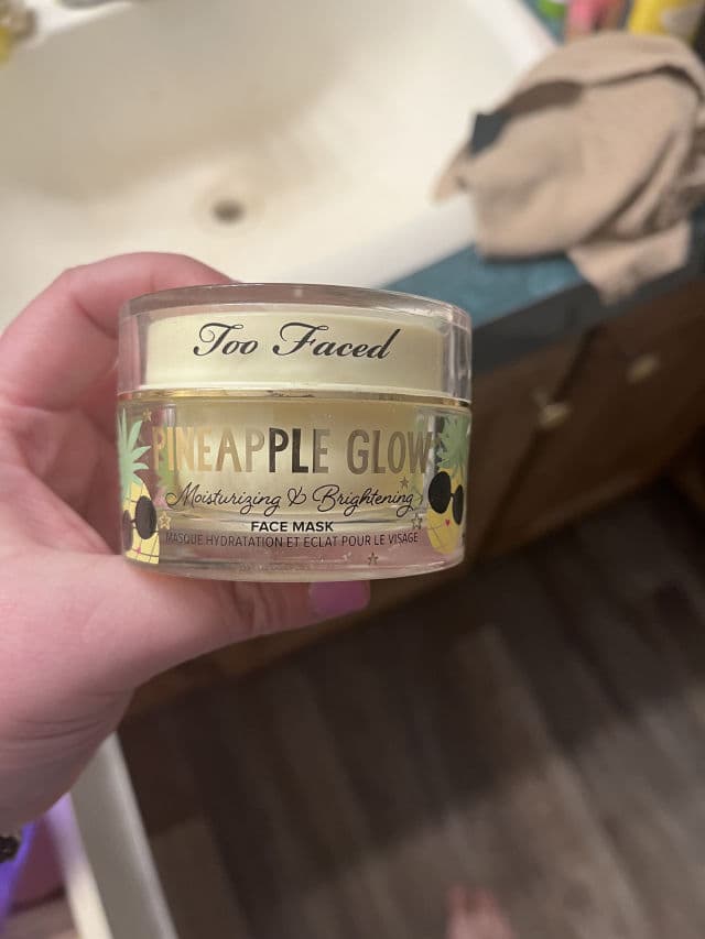 Too Faced Pineapple Glow Moisturizing & Brightening Face Mask review photo by kerynk