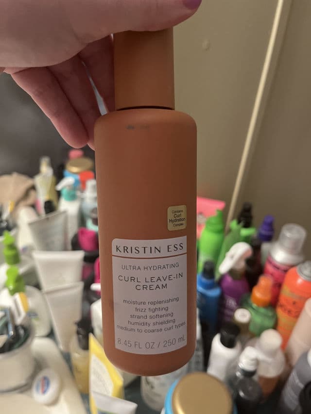 Kristin Ess Hair Weightless Shine Leave-In Conditioner review photo by kerynk