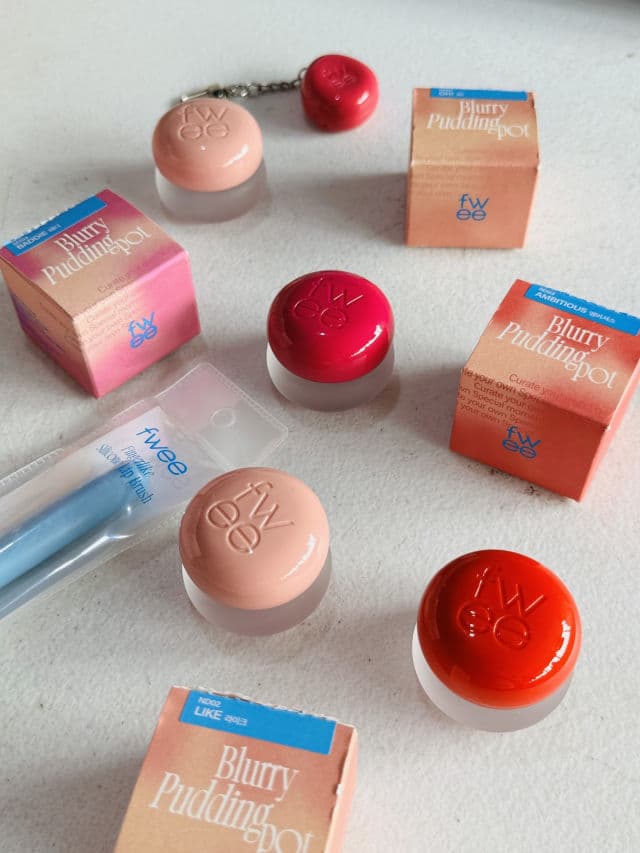 fwee Fingerlike Silicone Lip Brush review photo by MommyCharyl