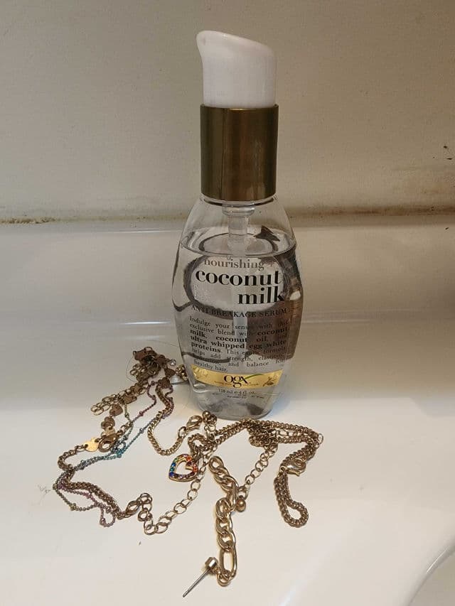 OGX Weightless Hydration Coconut Water Hydration Oil review photo by rosaritamariah