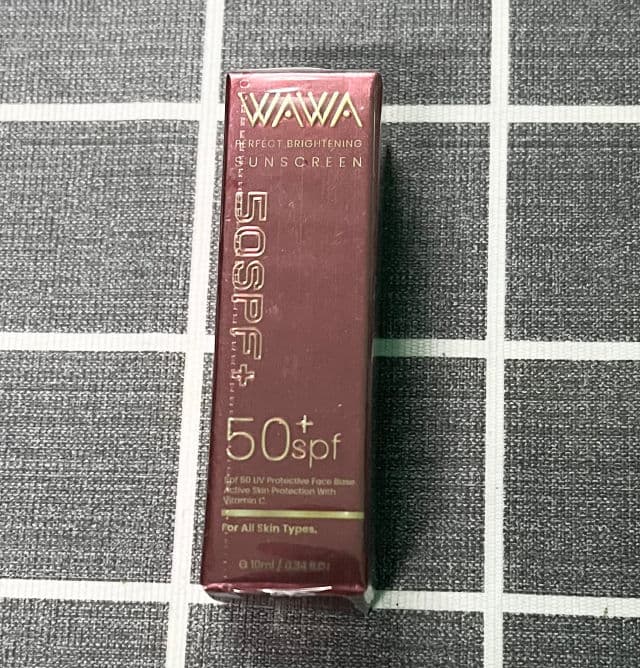 WAWA Cosmetics Perfect Brightening Sunscreen SPF 50+ review photo by aleeyalee