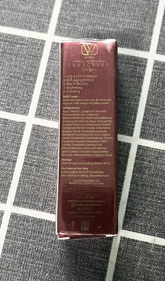 WAWA Cosmetics Perfect Brightening Sunscreen SPF 50+ review photo by aleeyalee