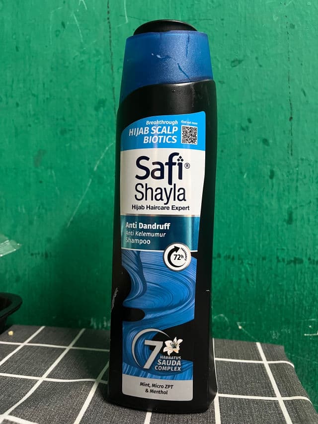Safi Shayla Anti Dandruff Shampoo review photo by aleeyalee