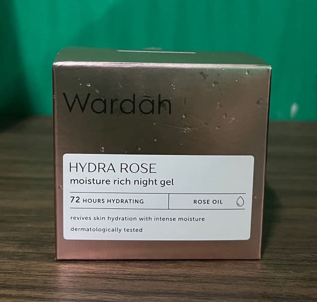 Wardah Hydra Rose Moisture Rich Night Gel review photo by aleeyalee