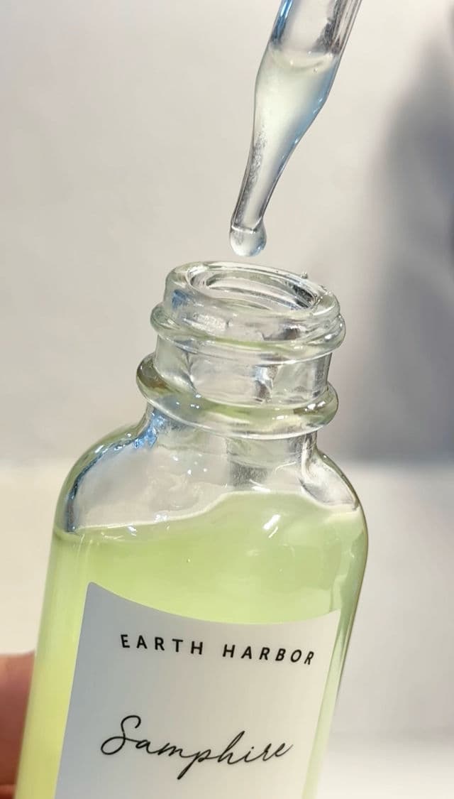 Earth Harbor Naturals Samphire Sea-Retinol Digital Serum review photo by CynthReviews