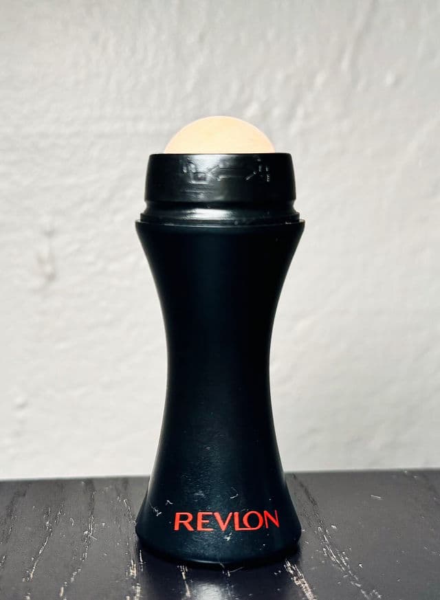 Revlon Oil-Absorbing Volcanic Roller review photo by CynthReviews