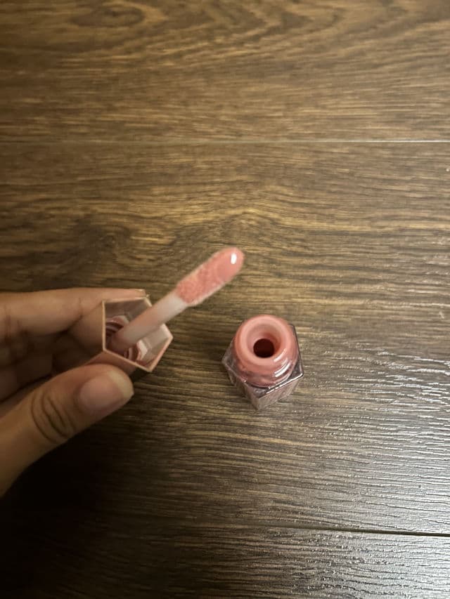 Fenty Beauty Gloss Bomb Heat Universal Lip Luminizer + Plumper - Fenty Glow review photo by caring18