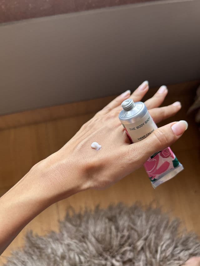 The Body Shop British Rose Petal-Soft Hand Cream review photo by caring18