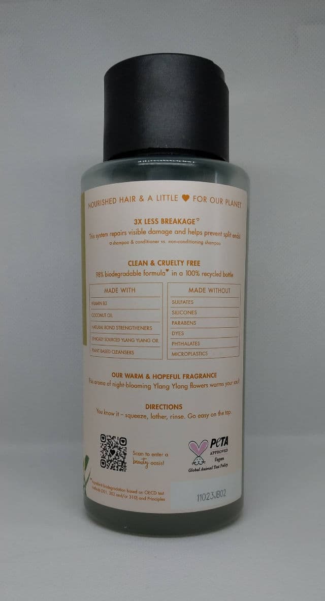 Love Beauty and Planet Vitamin B3 + Complex Intensive Repair Shampoo with Coconut Oil & Ylang Ylang review photo by FluffyBunnyWarrior