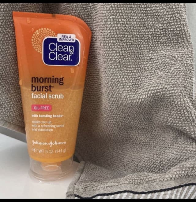 Clean & Clear Morning Burst Facial Scrub review photo by Susan101