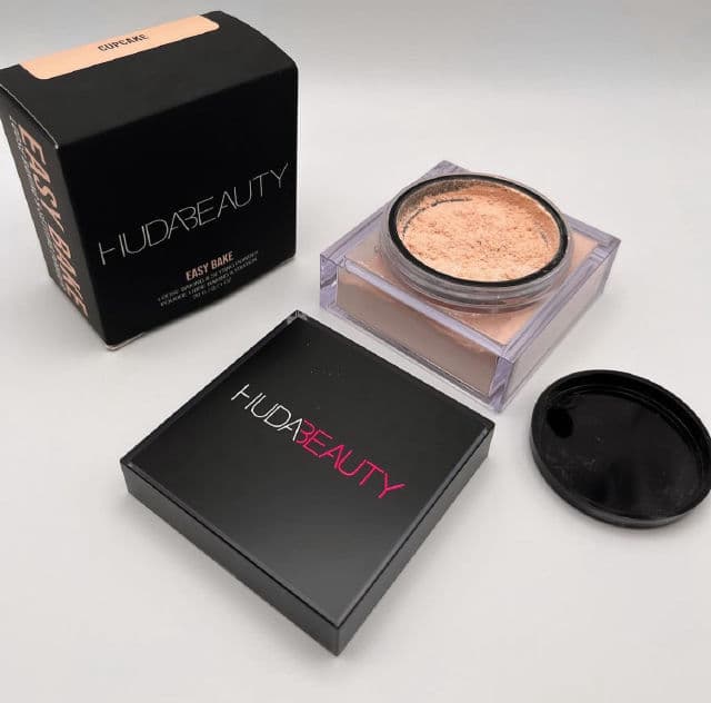 Huda Beauty Easy Bake Loose Powder review photo by Susan101