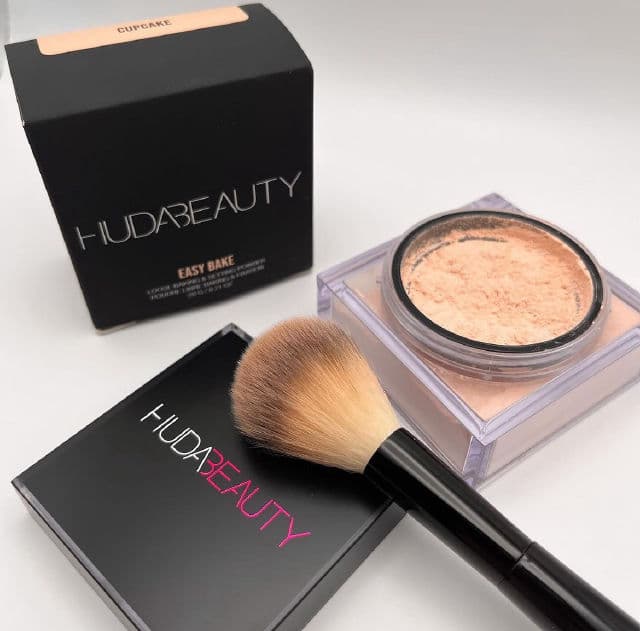 Huda Beauty Easy Bake Loose Powder review photo by Susan101
