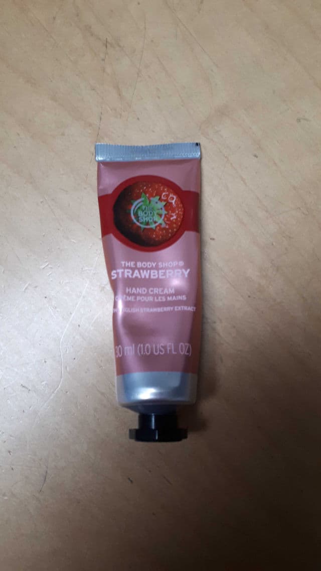 The Body Shop Strawberry Hand Cream review photo by renzibythesea