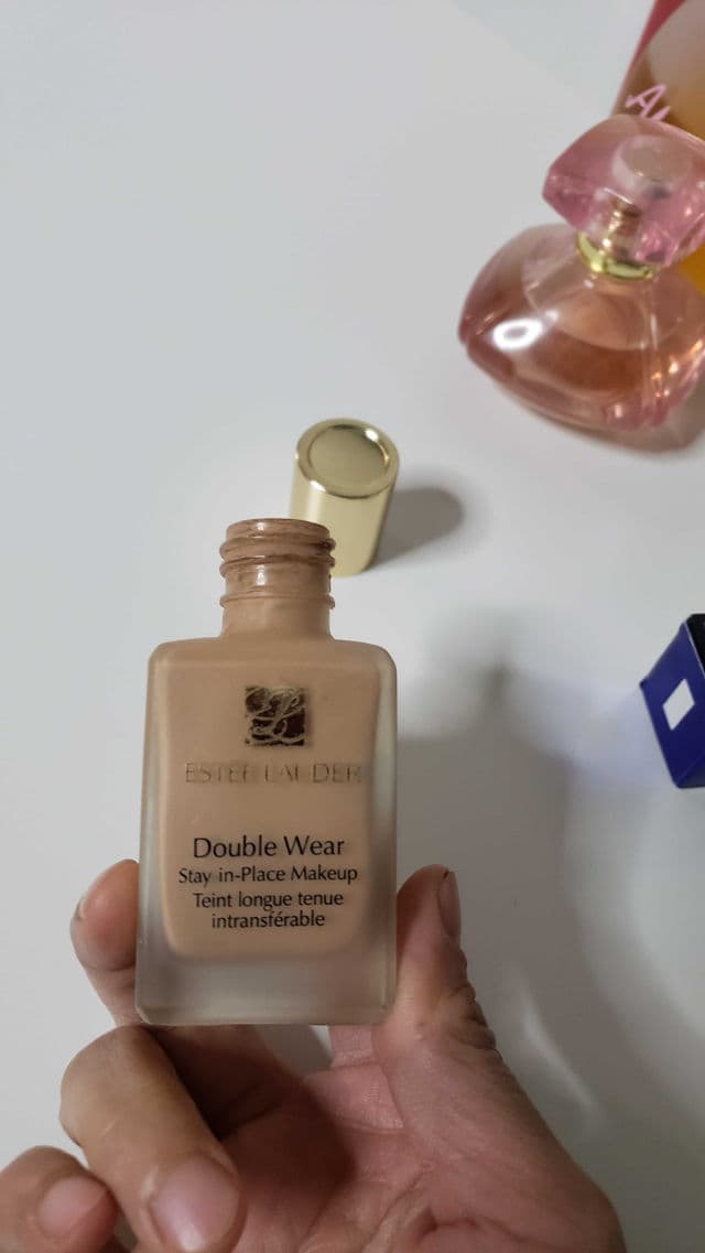 Estee Lauder Double Wear Stay-in-Place Foundation SPF 10 review photo by Candyng