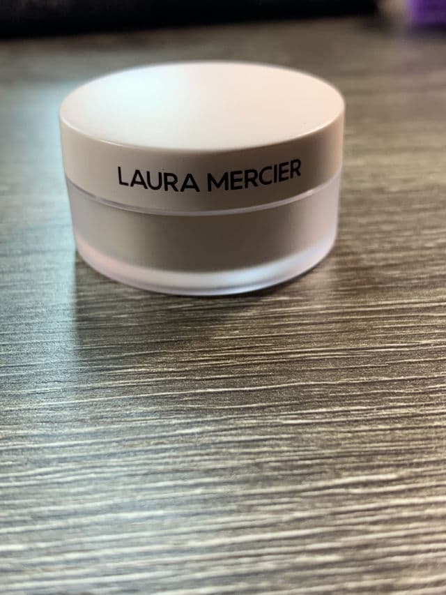 Laura Mercier Translucent Loose Setting Powder review photo by gpabon01