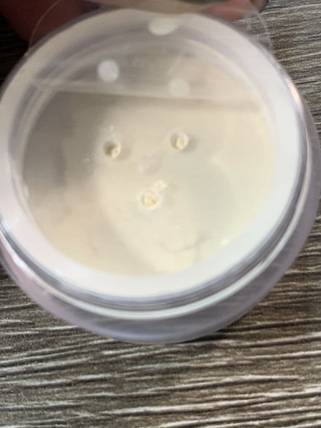 Laura Mercier Translucent Loose Setting Powder review photo by gpabon01