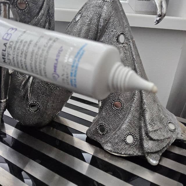 La Roche-Posay Mela B3 UV Broad Spectrum SPF30 review photo by IceE81