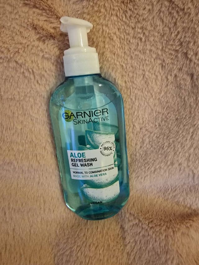 Garnier SkinActive Refreshing Facial Cleanser with Aloe Vera review photo by IceE81