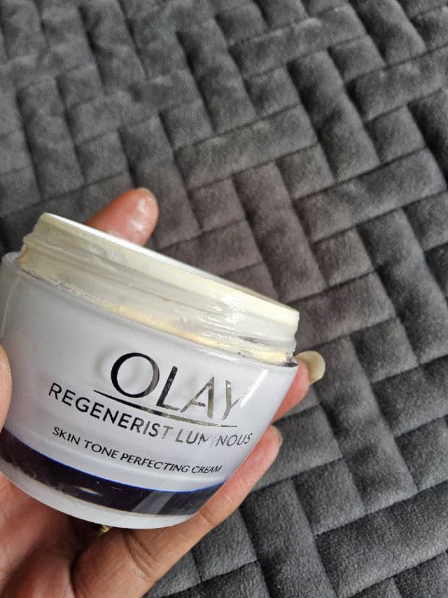 Olay Regenerist Luminous Tone Perfecting Cream & Face Moisturizer review photo by IceE81